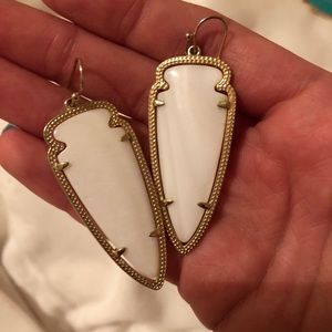 Kendra Scott Skylar Gold Earrings | White Pearl